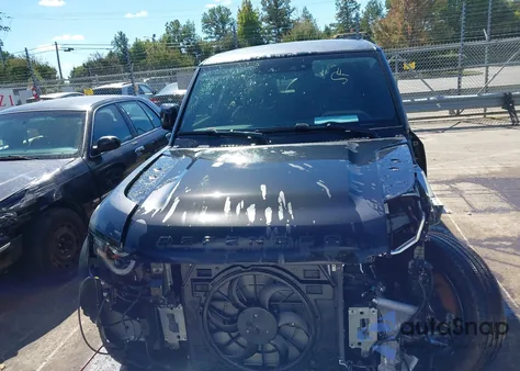 2025 Land Rover Defender 130 P400 X-Dynamic Se z USA, uszkodzony, nr VIN SALE2FEU4S2410234